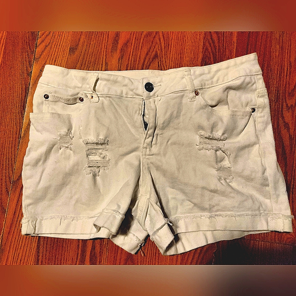 Women's time n Tru white shorts